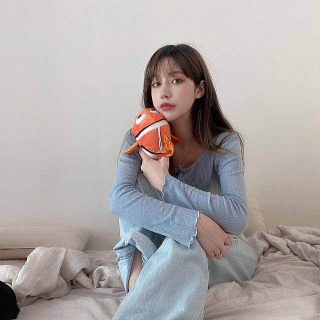 instagram.com/redsquare.official