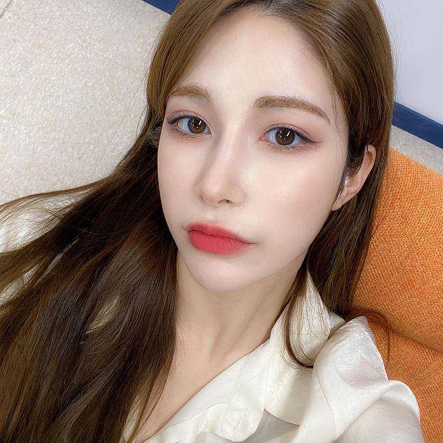 instagram.com/redsquare.official