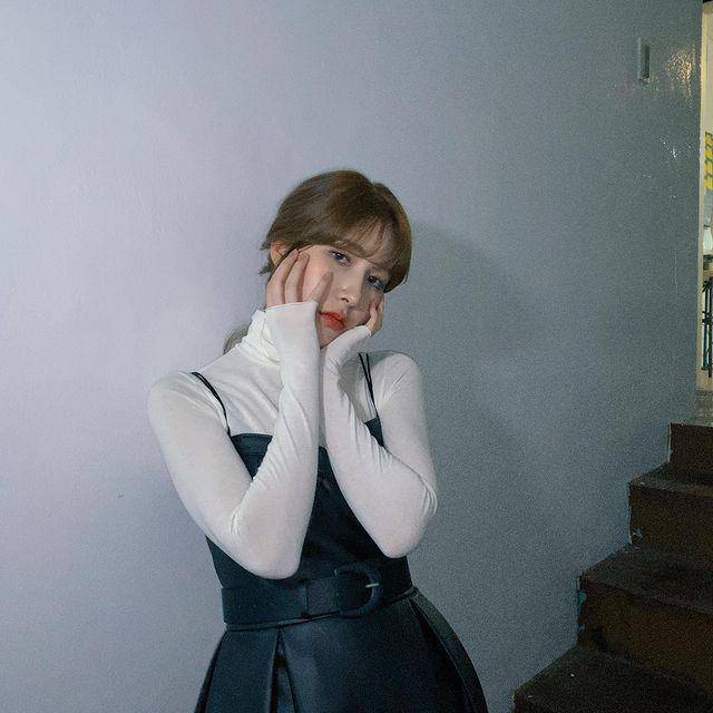 instagram.com/redsquare.official
