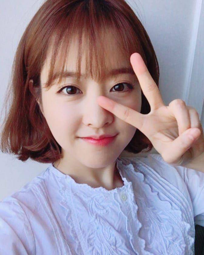instagram.com/park_bo_young_