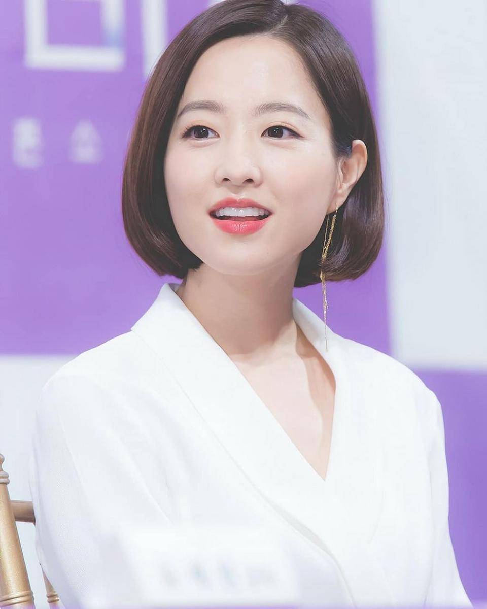 instagram.com/park_bo_young_