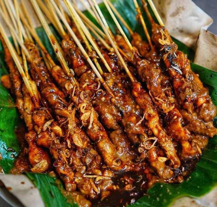 ilustrasi sate ayam (instagram.com/the.lucky.belly)