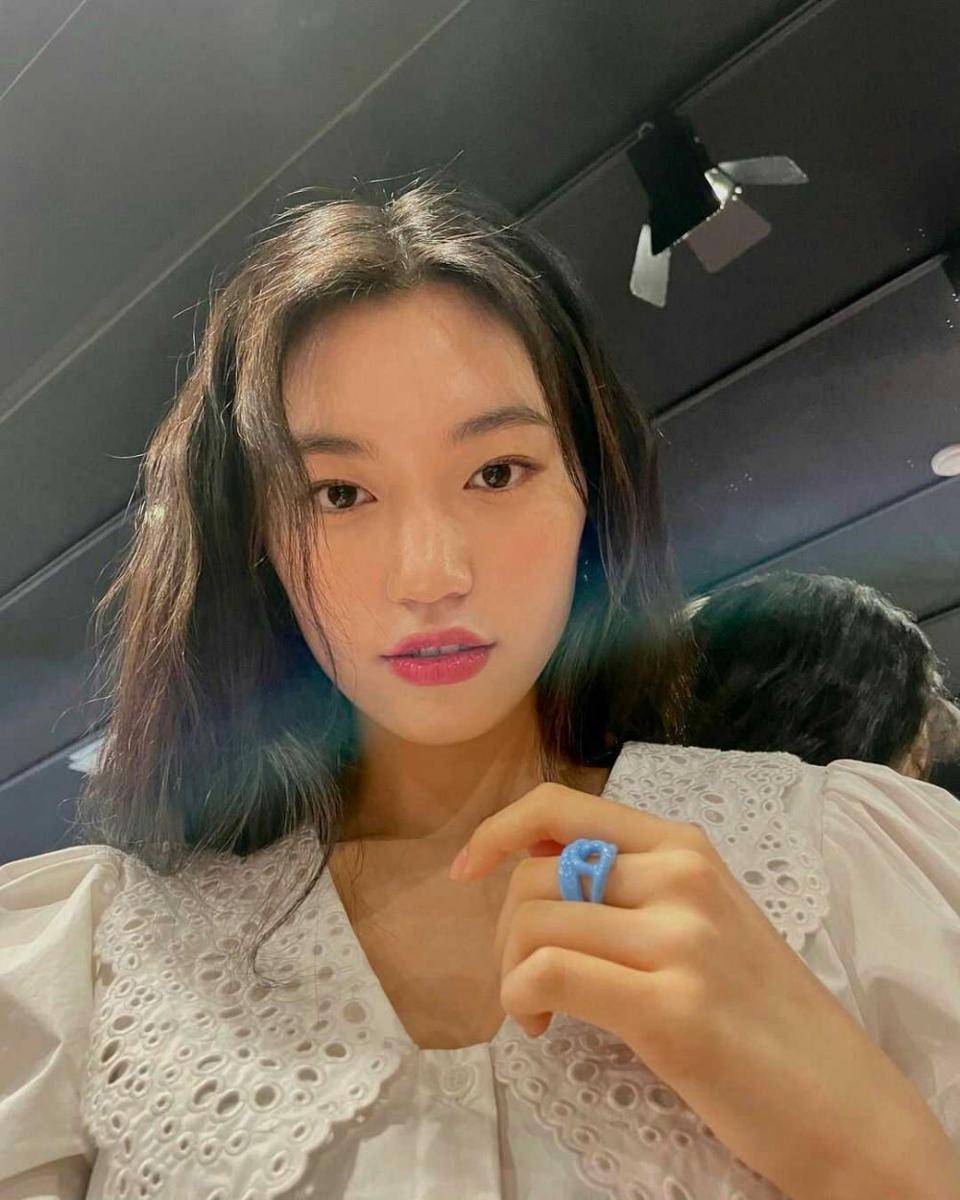 instagram.com/ lafilledhiver_