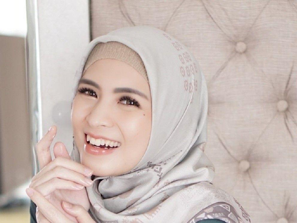 Ulang Tahun, 9 Potret Donita yang Makin Glowing di Usia 32 Tahun