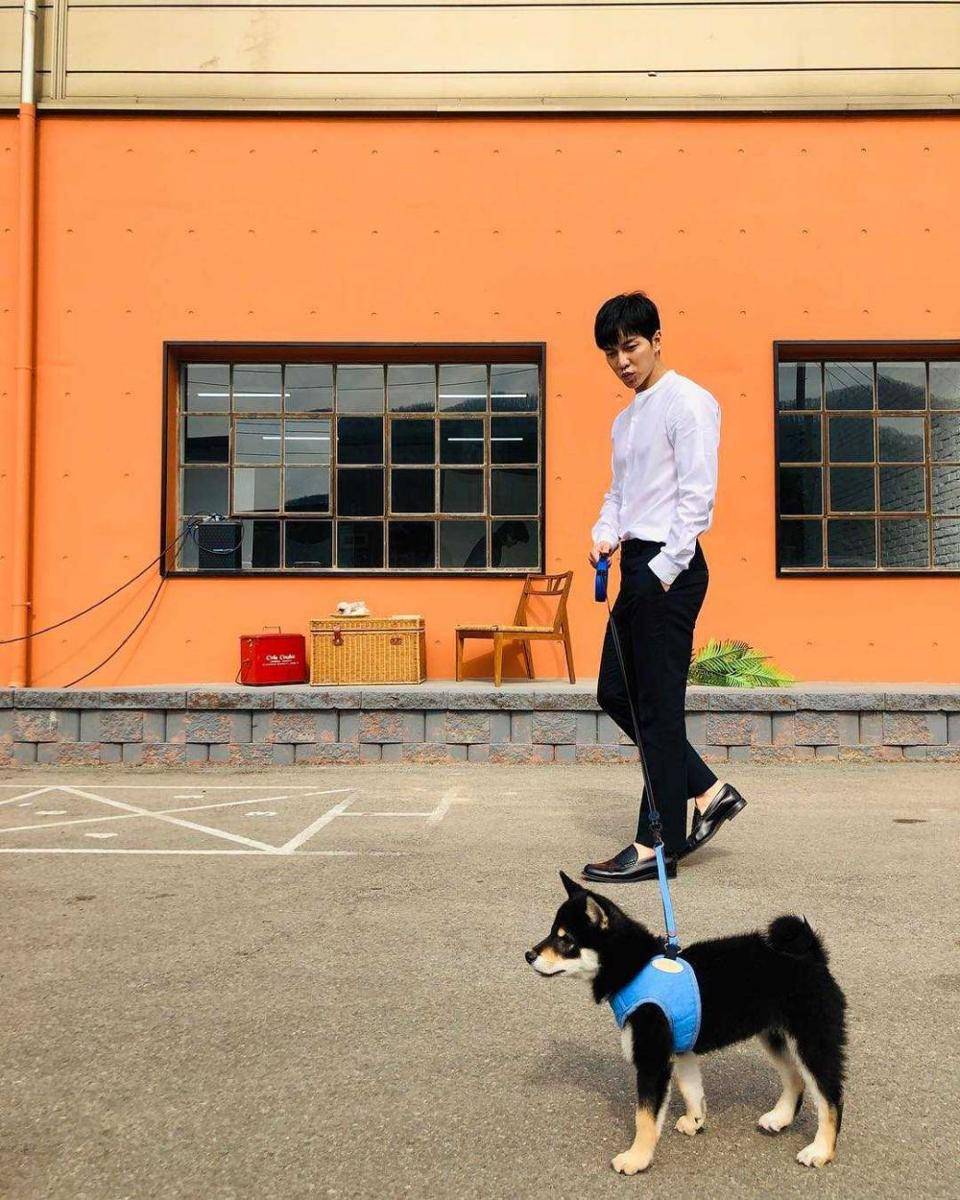 instagram.com/leeseunggi.official