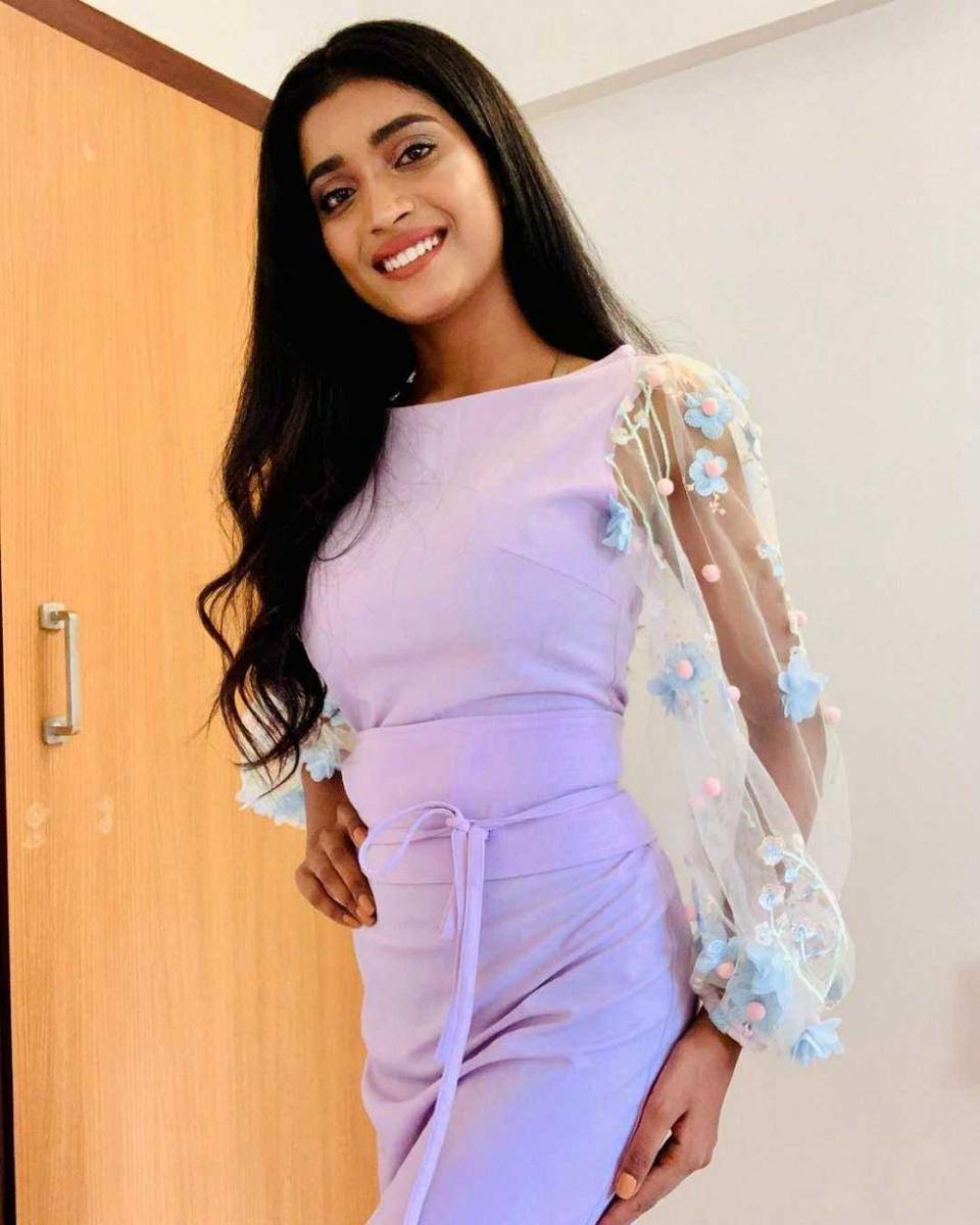 instagram.com/manyasingh993
