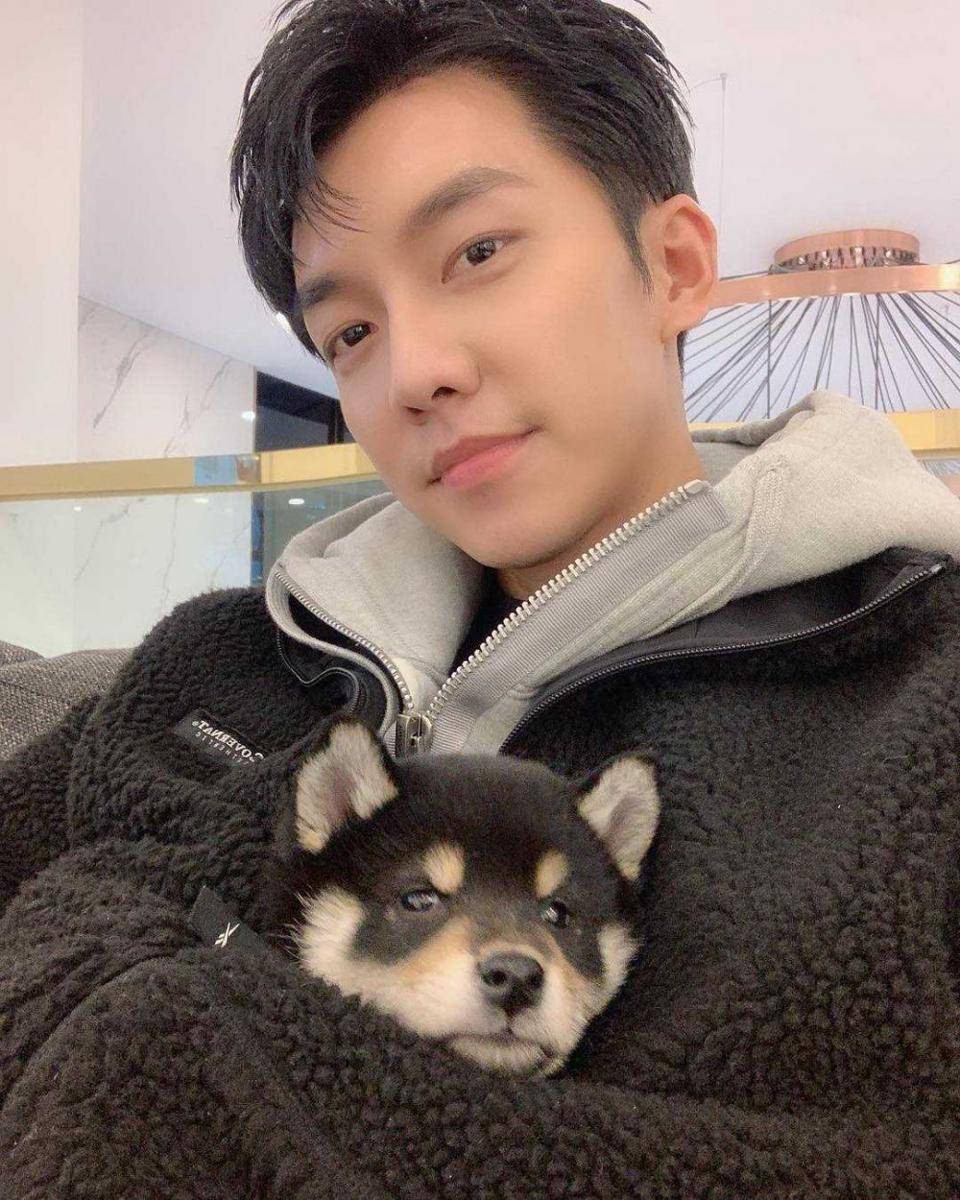 instagram.com/leeseunggi.official