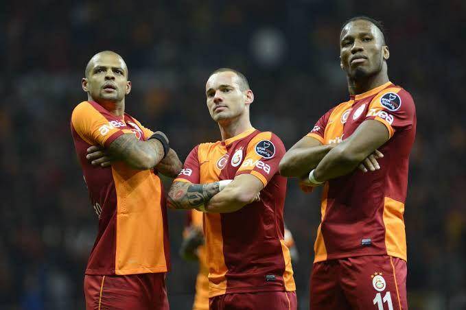 Potret Felipe Melo, Sneijder, dan Drogba saat membela Galatasaray (twitter.com/ChampionsLeague)