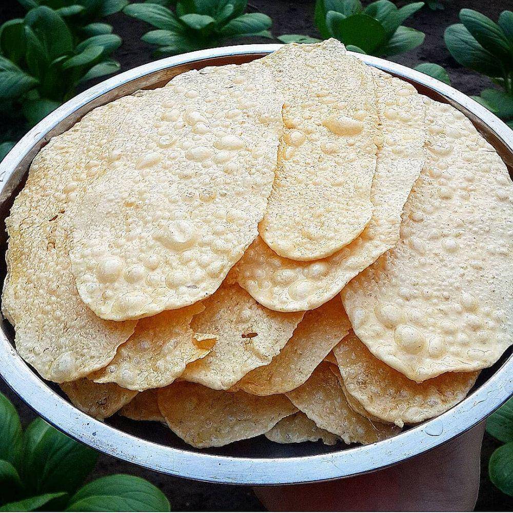 kerupuk opak (instagram.com/claudiathe70)