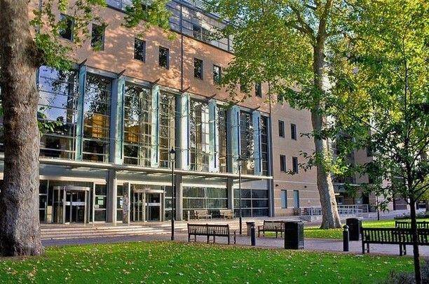 instagram.com/kingscollege.london