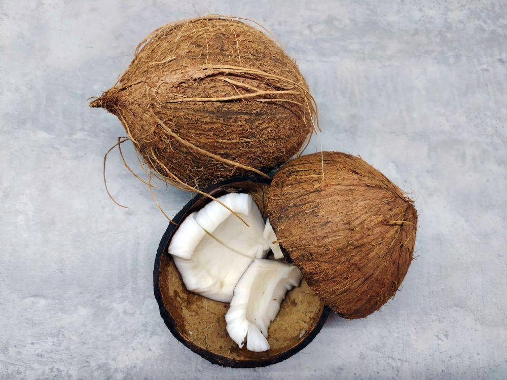 Buah kelapa (pexels.com/robertgoldenowl)