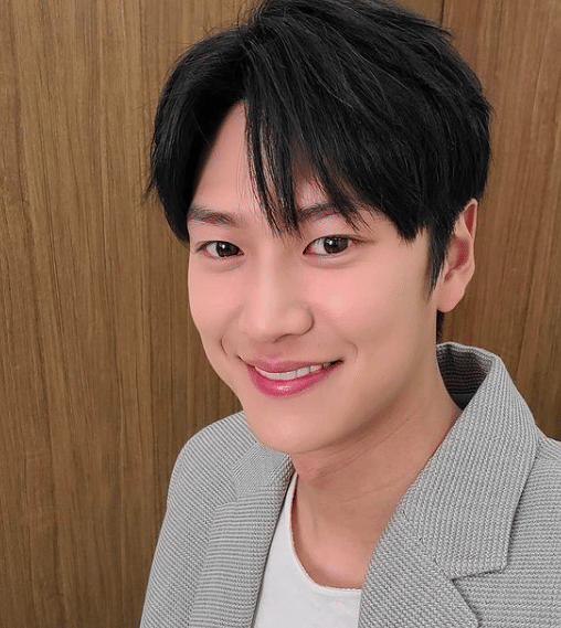 instagram.com/10042n00