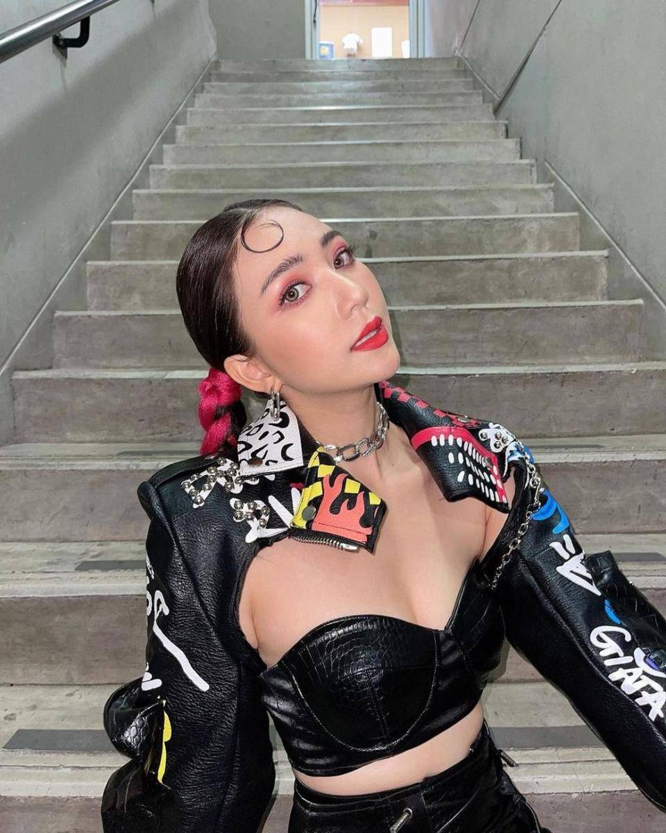 instagram.com/juneteeratee