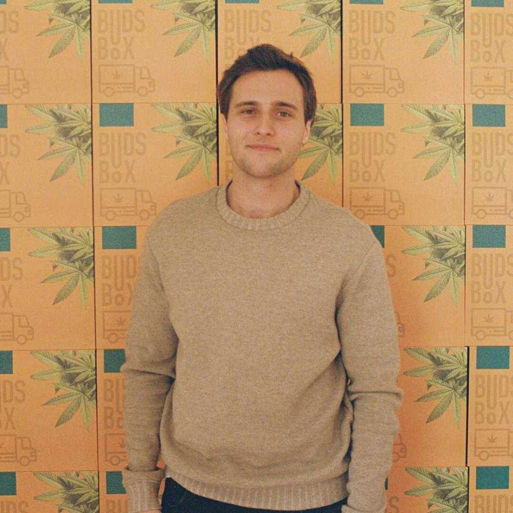 instagram.com/cameronmoulene