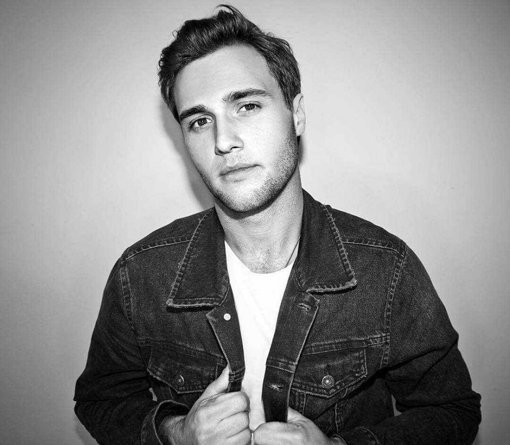 instagram.com/cameronmoulene