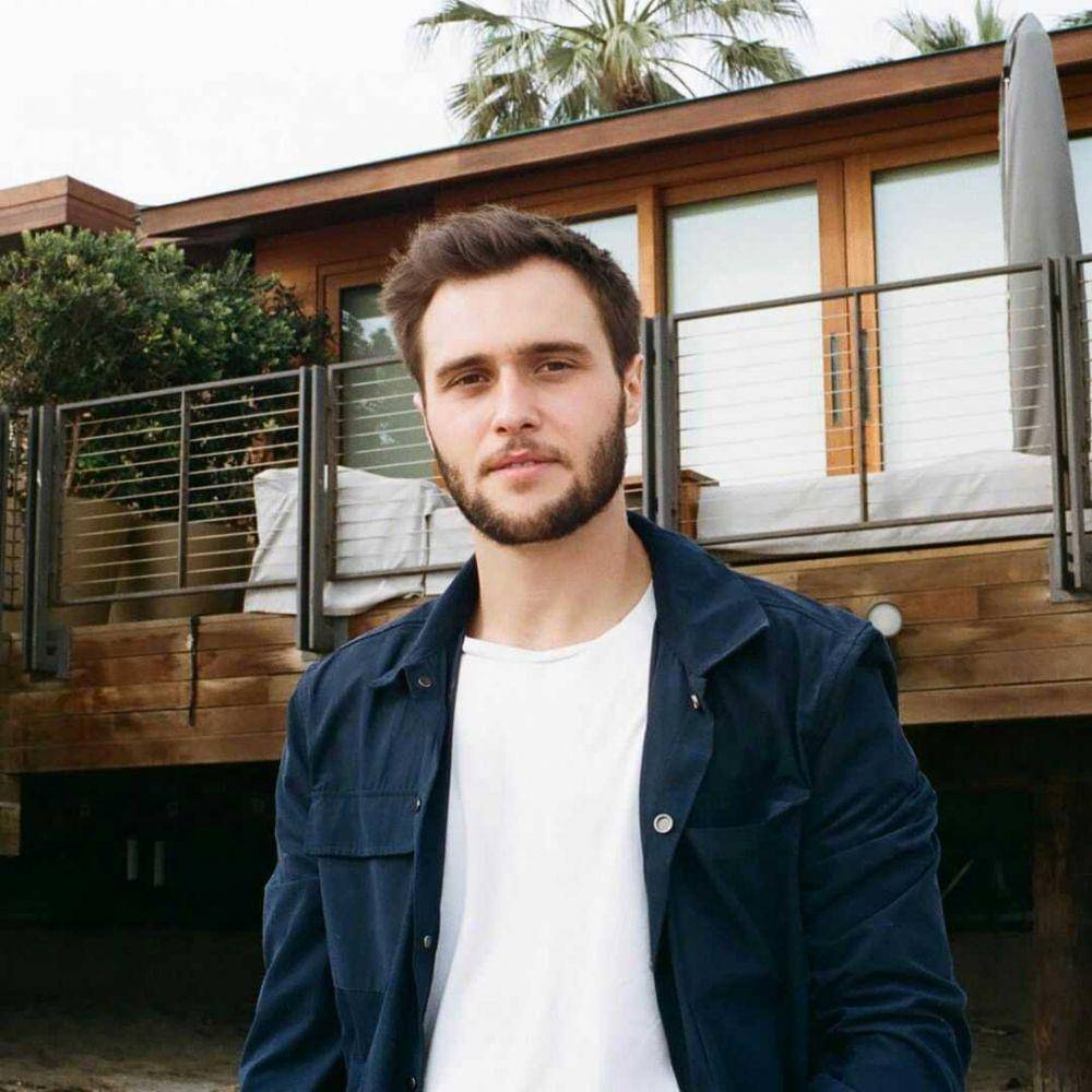 instagram.com/cameronmoulene