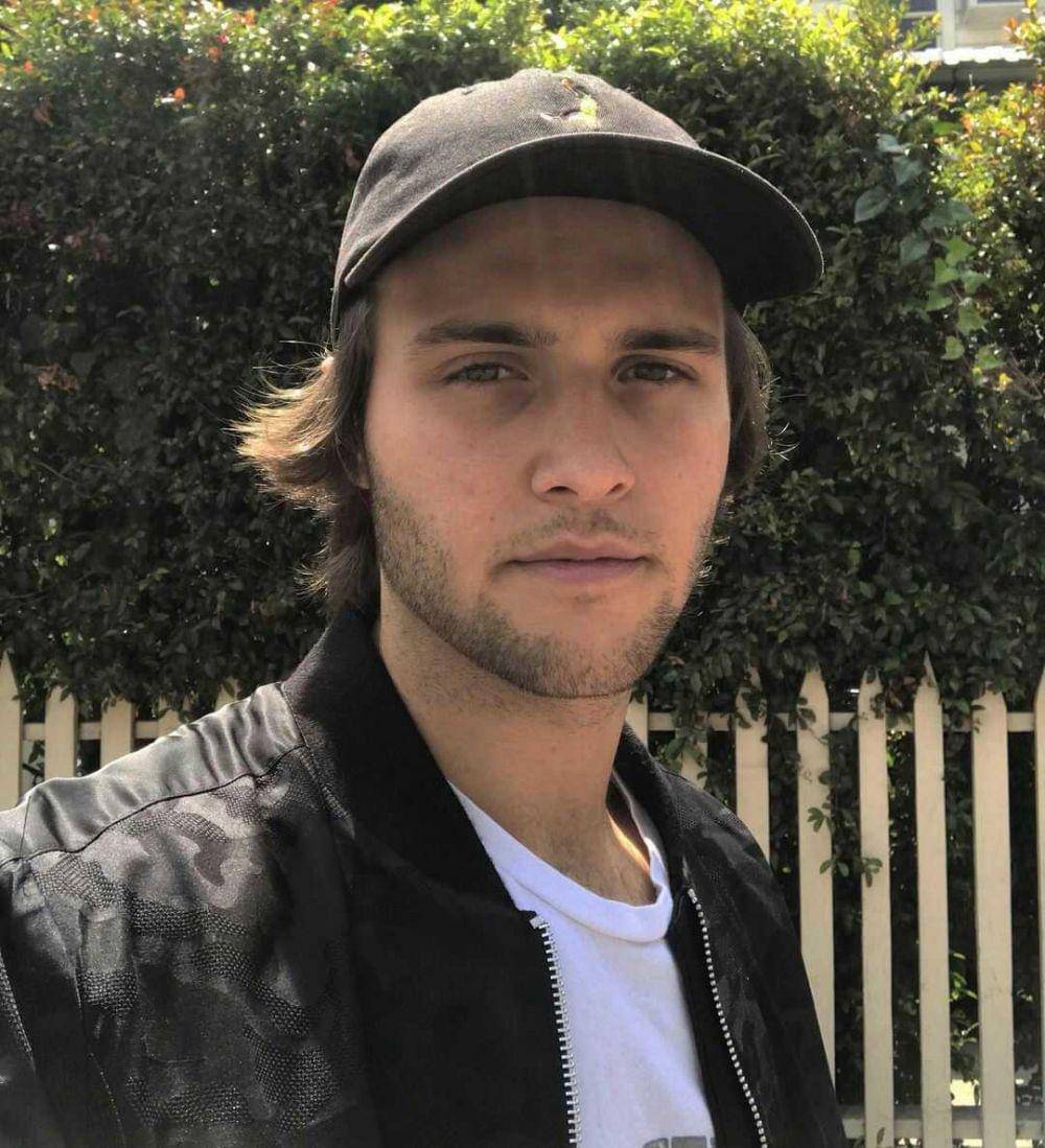 instagram.com/cameronmoulene