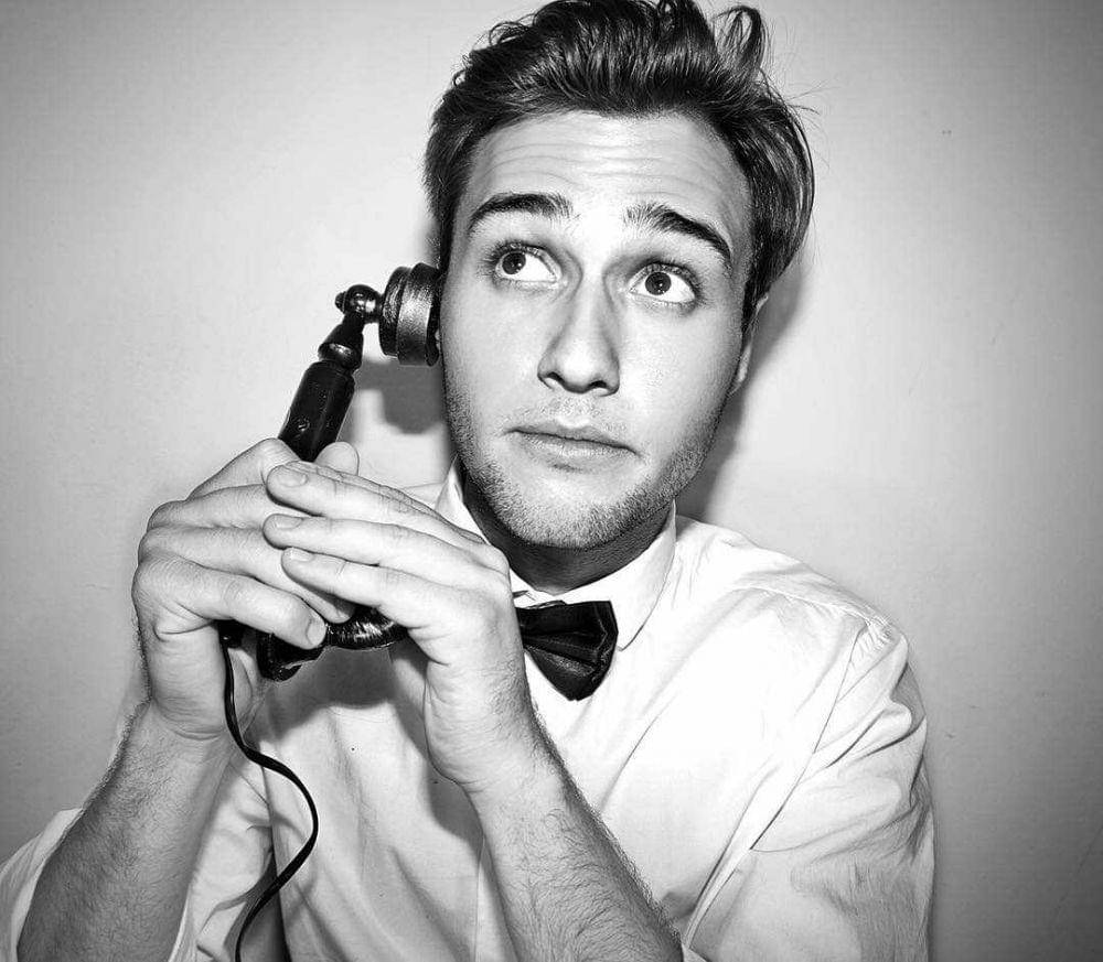 instagram.com/cameronmoulene