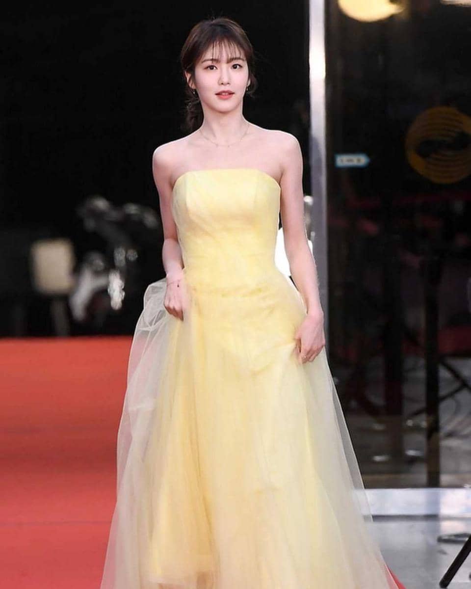 instagram.com/__shinyeeun