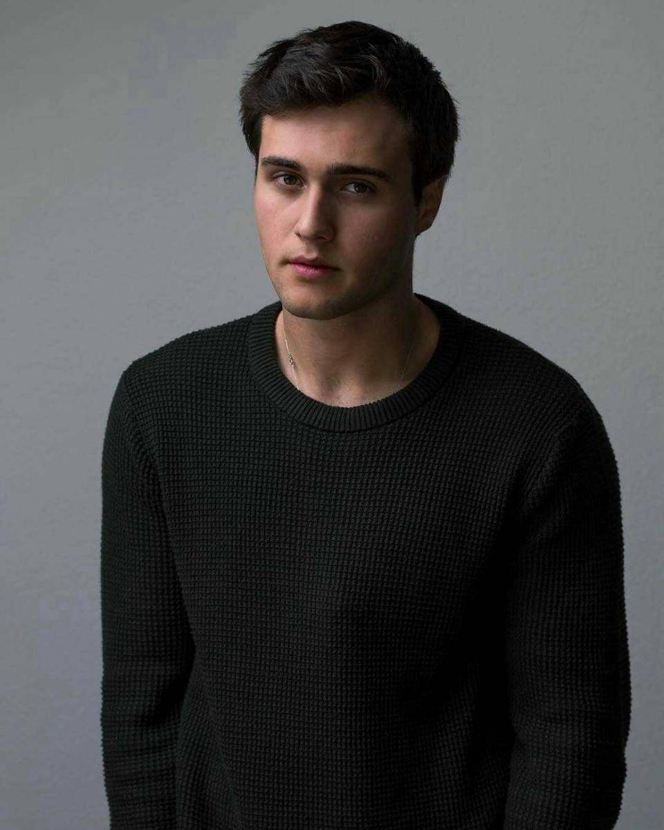 instagram.com/cameronmoulene