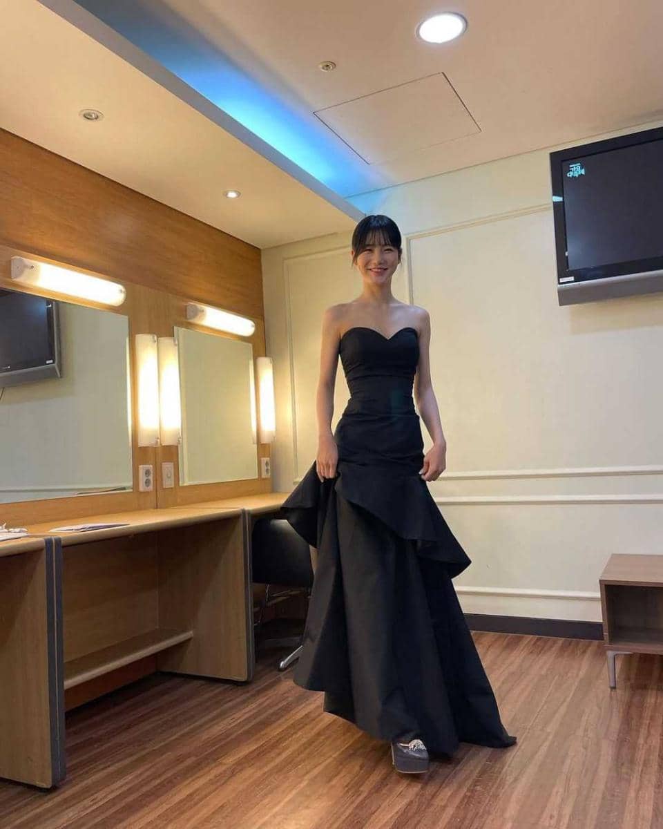 instagram.com/__shinyeeun