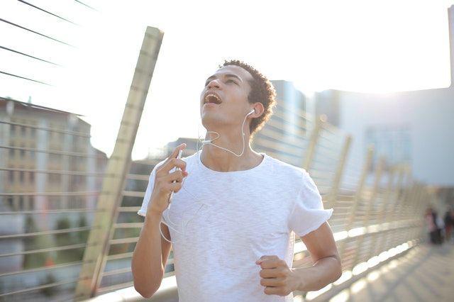10 Daftar Lagu yang Chill untuk Menemani Pagimu, Bikin Relaks