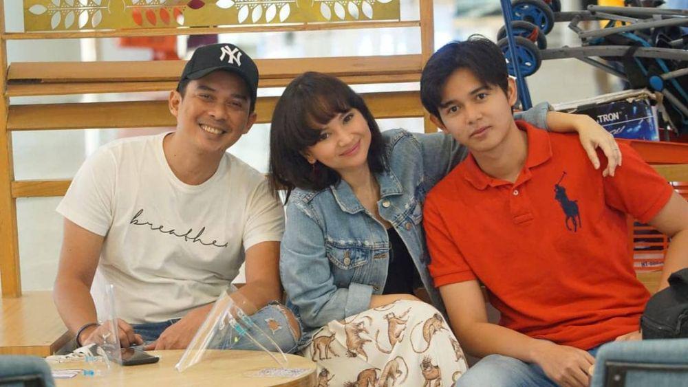 2 Tahun Ditinggal Saphira Indah, 10 Potret sang Suami dan Anak Kini