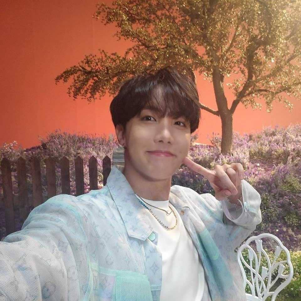 Instagram.com/bts_jhope