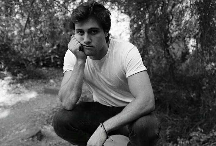 instagram.com/cameronmoulene