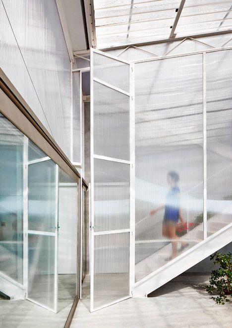 dezeen.com