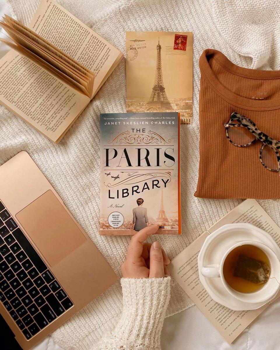 instagram.com/bookstackedblonde