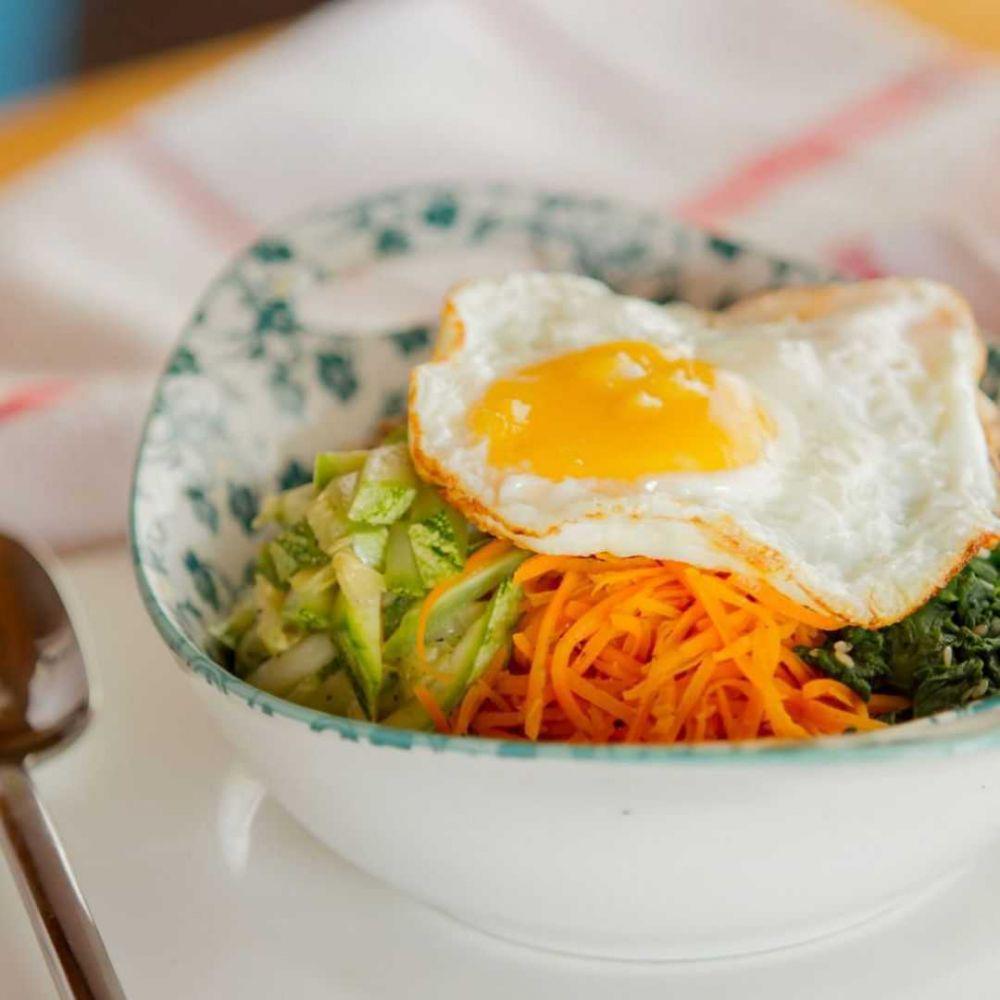 7 Langkah Masak Bibimbap Pakai Rice Cooker, Mudah Disontek Anak Kos