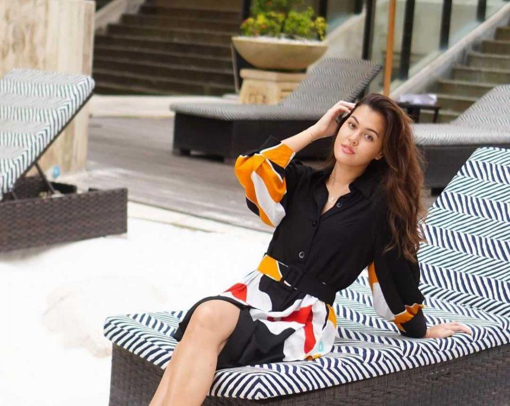 10 Potret Menawan Rebecca Tamara saat Liburan