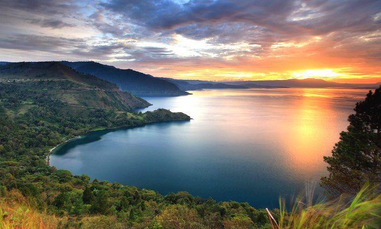 https://www.wowshack.com/lake-toba-sumatra/