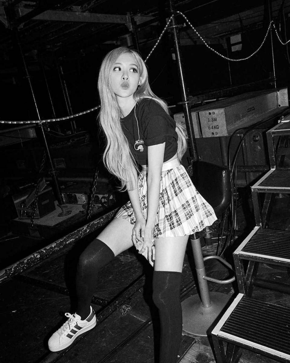 instagram.com/roses_are_rosie