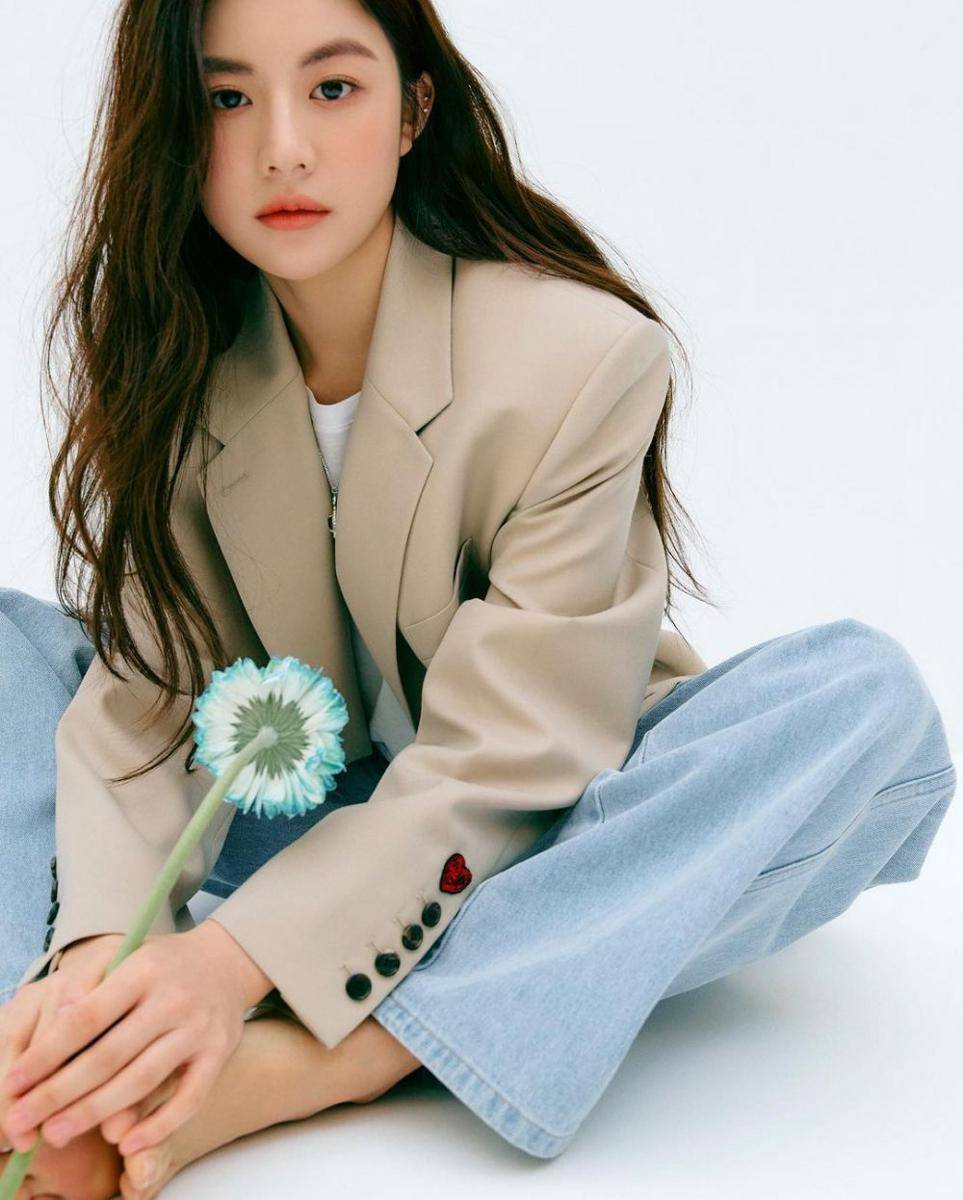 Instagram.com/goyounjung/