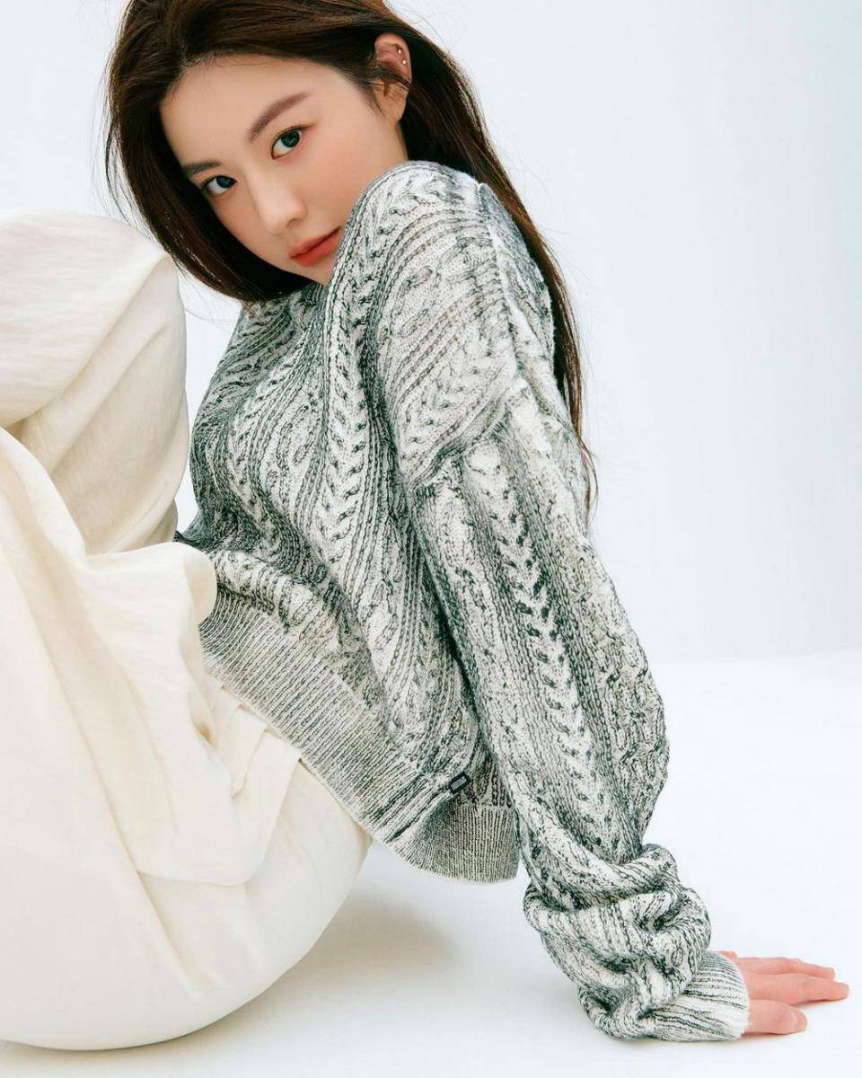 Instagram.com/goyounjung/