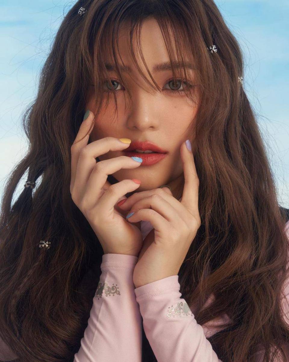 instagram.com/orn.bnk48official