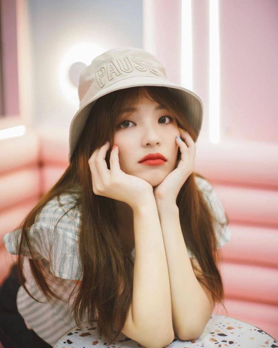 instagram.com/orn.bnk48official