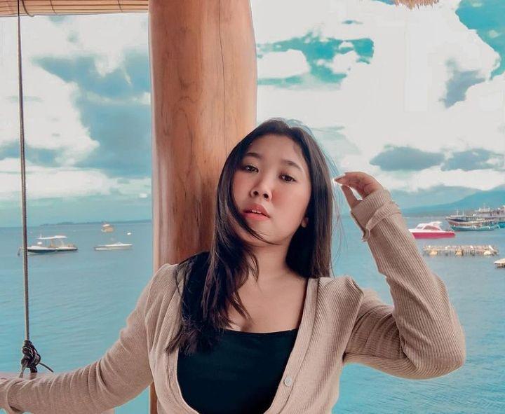 8 Inspirasi OOTD Ala Kiky Saputri yang Bisa Kamu Tiru