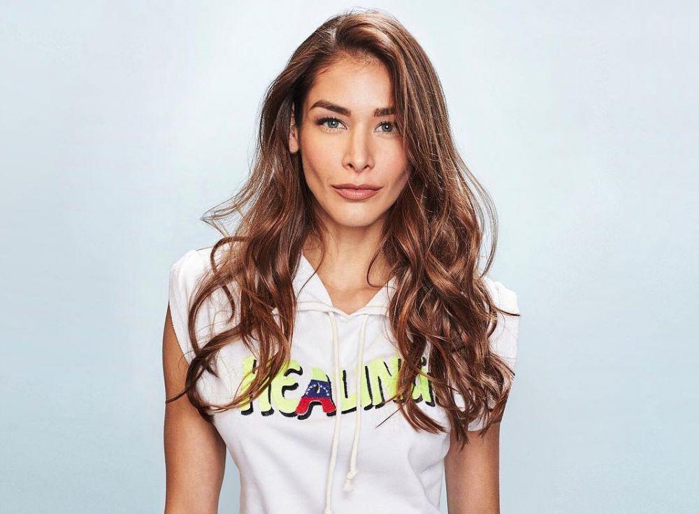 9 Pesona Menawan Dayana Mendoza Miss Universe 2008, Cakep Banget!