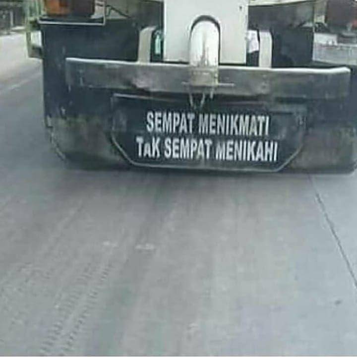 instagram.com/meme_ngakak.receh
