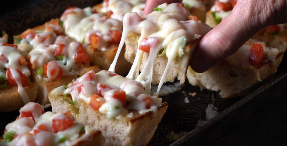 Resep Bruschetta Mozzarella, Appetizer Khas Italia yang Cheesy Banget
