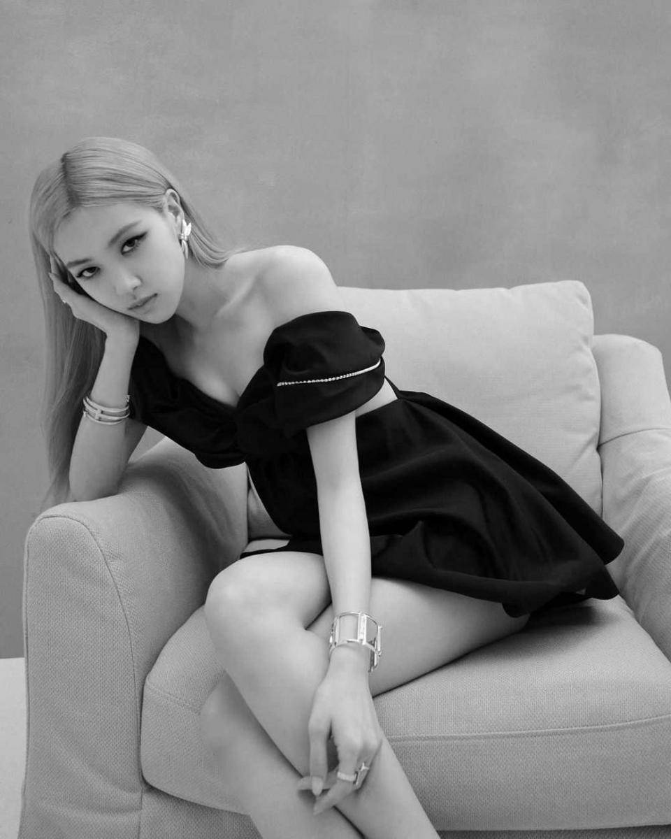 instagram.com/roses_are_rosie