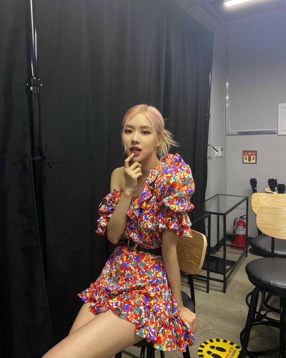 instagram.com/roses_are_rosie