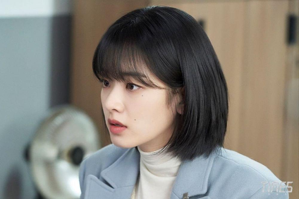 10 Potret Lee Joo Young, Reporter Pemberani di KDrama 'Times'
