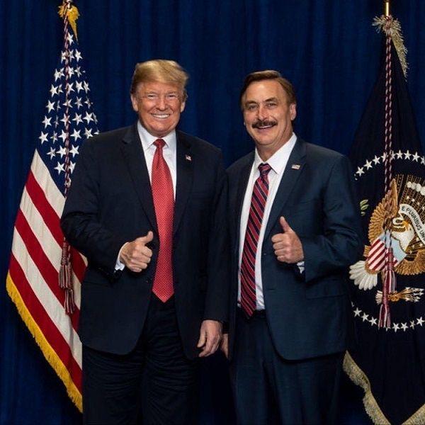 CEO MyPillow, Mike Lindell, bersama mantan Presiden Amerika Serikat, Donald Trump. (Instagram.com/michaeljlindell)