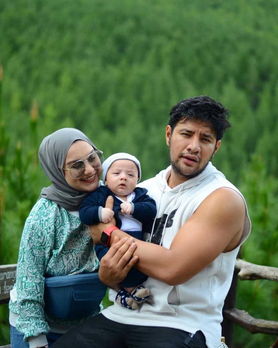 Belum Genap Setahun, 10 Anak Seleb Ini Sudah Jadi Kesayangan Netizen