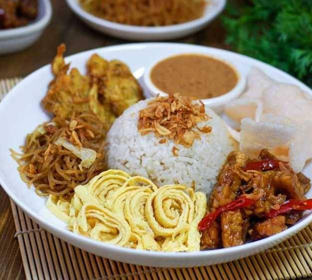 nasi padang (instagram.com/byviszaj)