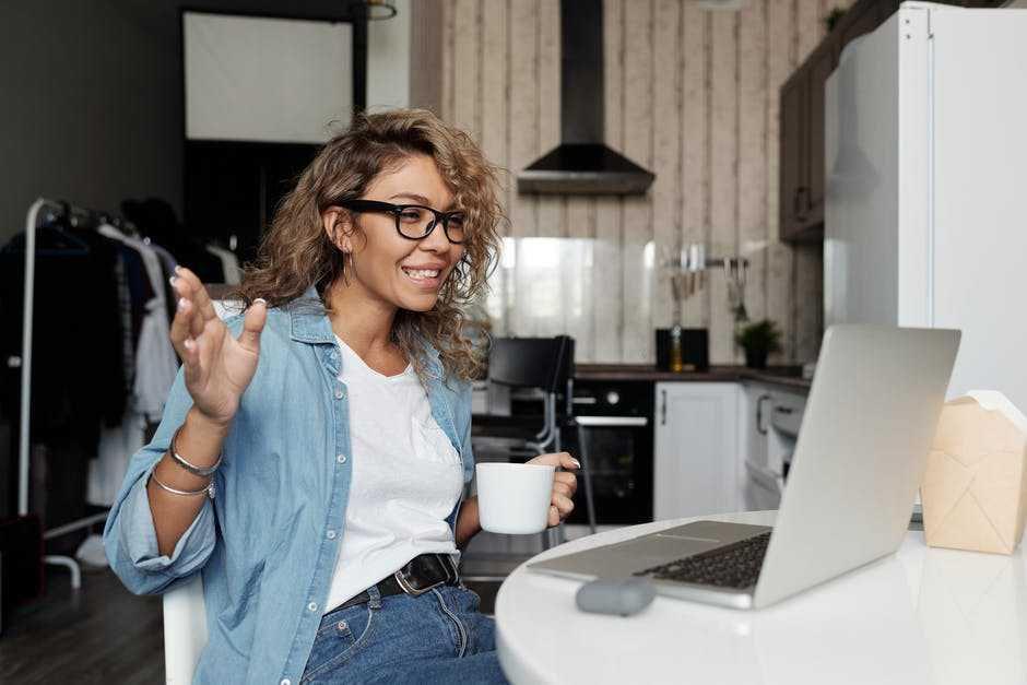 5 Risiko Ini Akan Kamu Alami jika Lakukan PDKT Hanya Lewat Online Saja